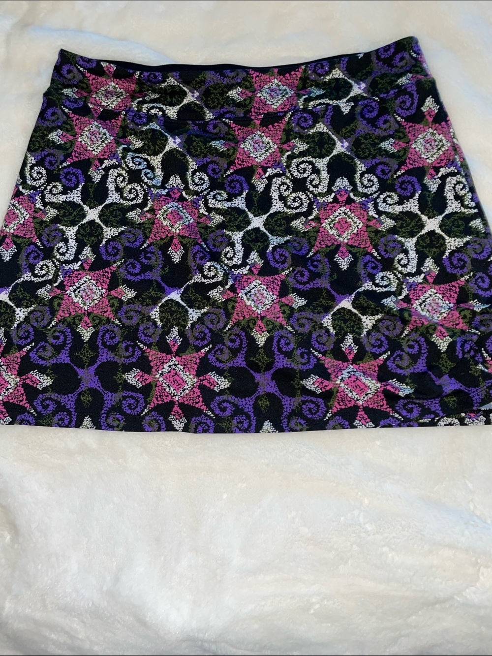 Tranquility size S pink/purple/black/white patterned athletic skort